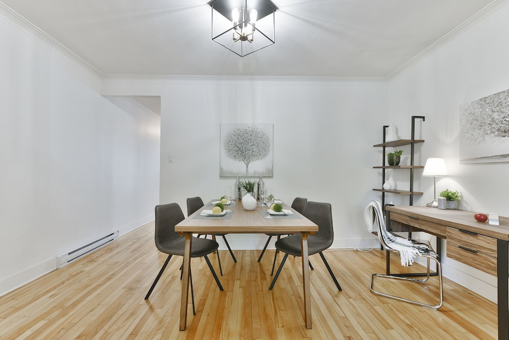 Lovely 1BR - 5mins from Laurier Metro