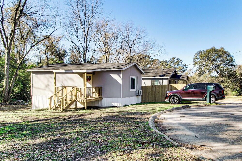 1 Mi to Dtwn Enterprise: Pet-friendly Home w/ Yard