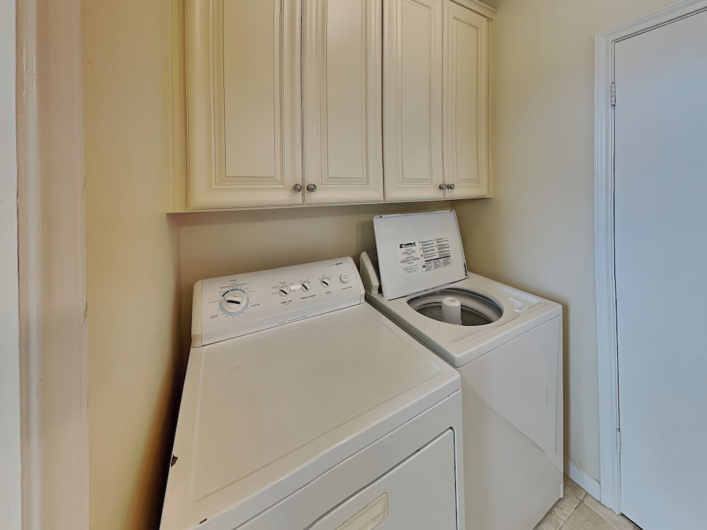 West Bay Getaway by Ryson Vacation Rentals