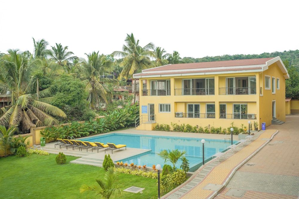 Alaya Stays Veera Marina 1BHK with Pool