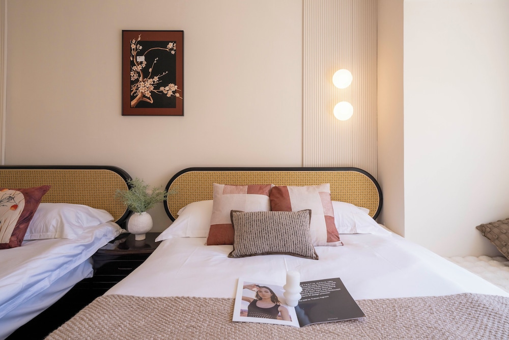 Book and Bed-People's Square