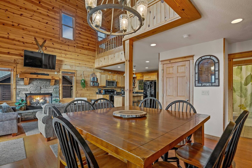 Blue Ridge Mountain Cabin With Stunning Views