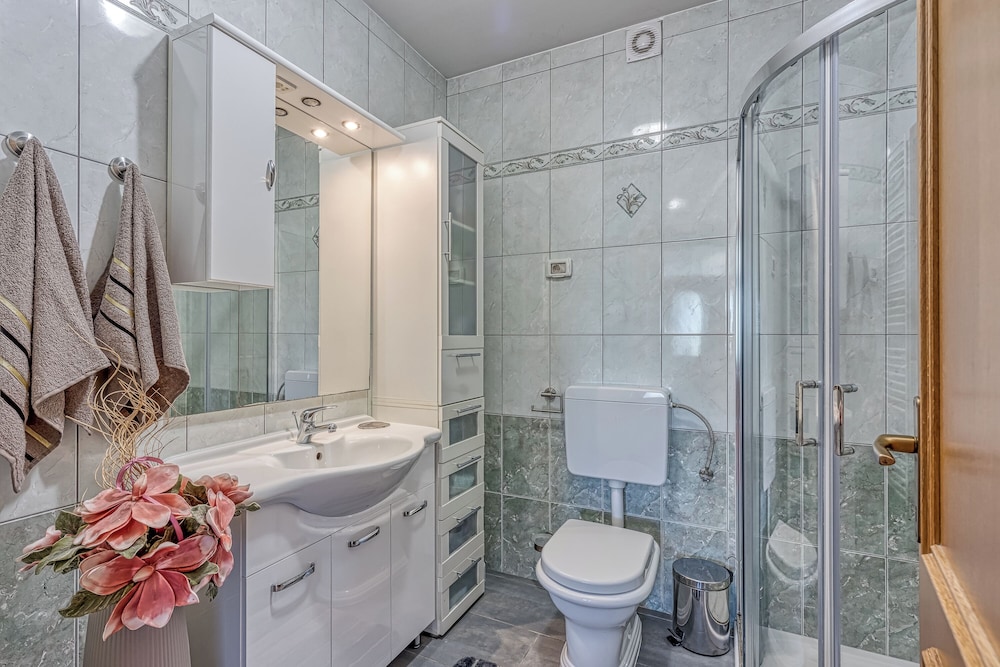 Sea Breeze Residence Mariella
