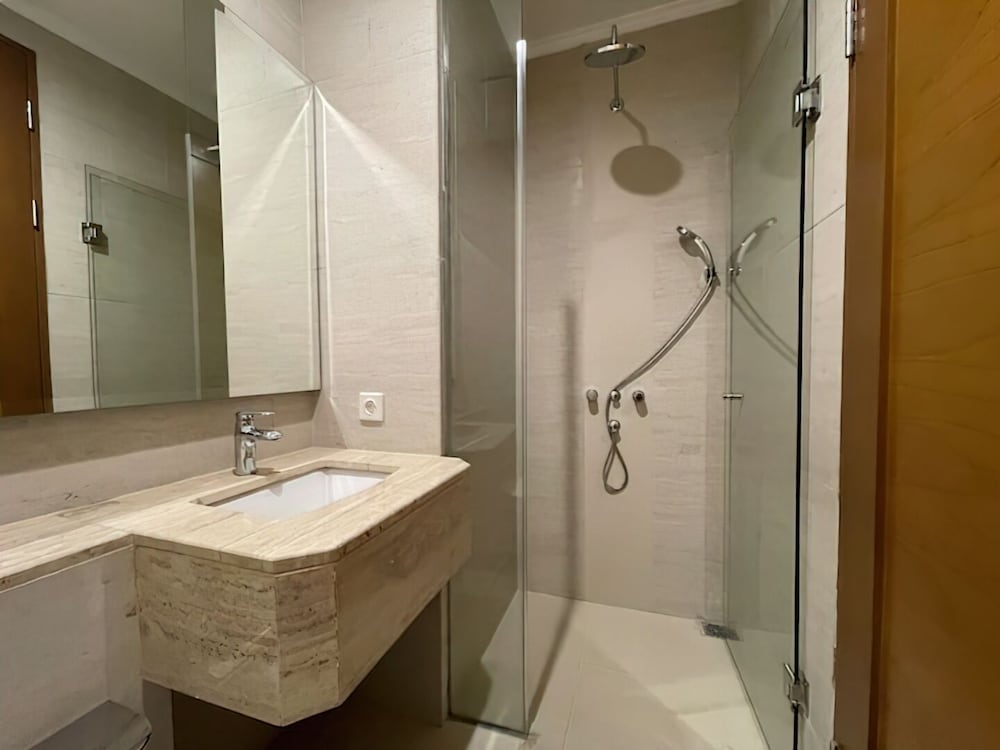Premium Taman Anggrek Residences
