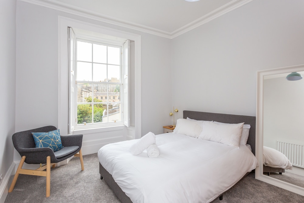 Silver Lining - Luxury New Town Apartment view 3