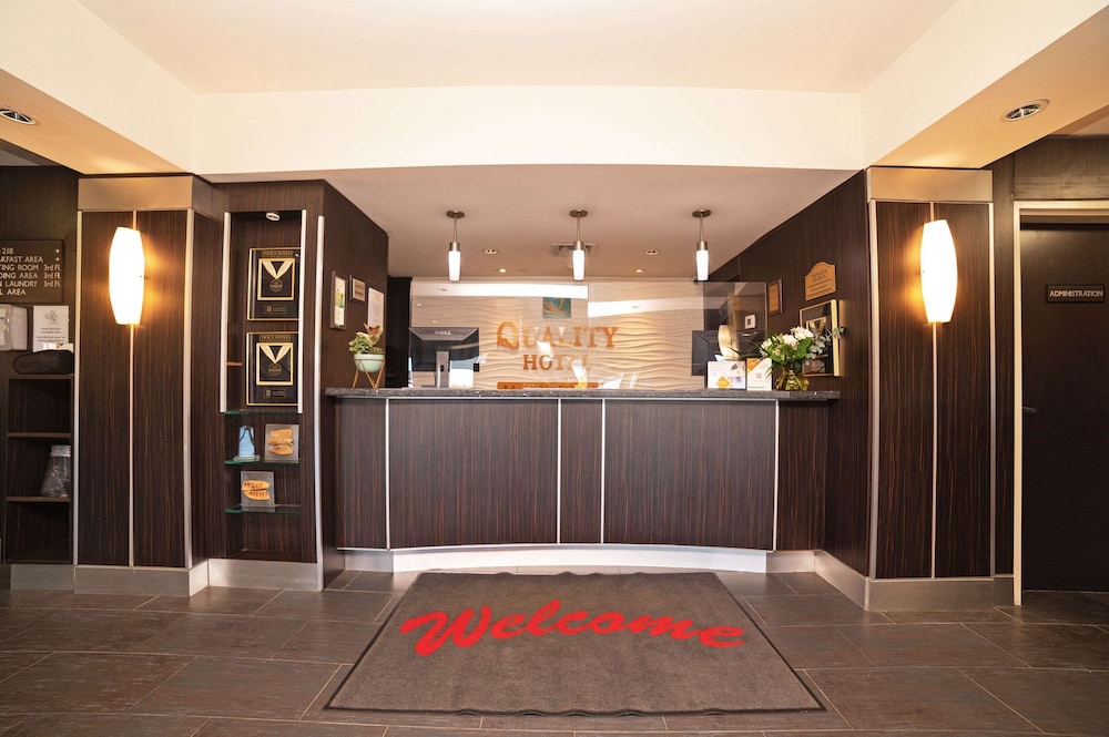 Toronto Vacations - Quality Hotel - Property Image 2
