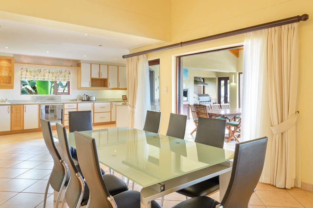 San Lameer Villa Rentals Three Bedroom Luxury 13908