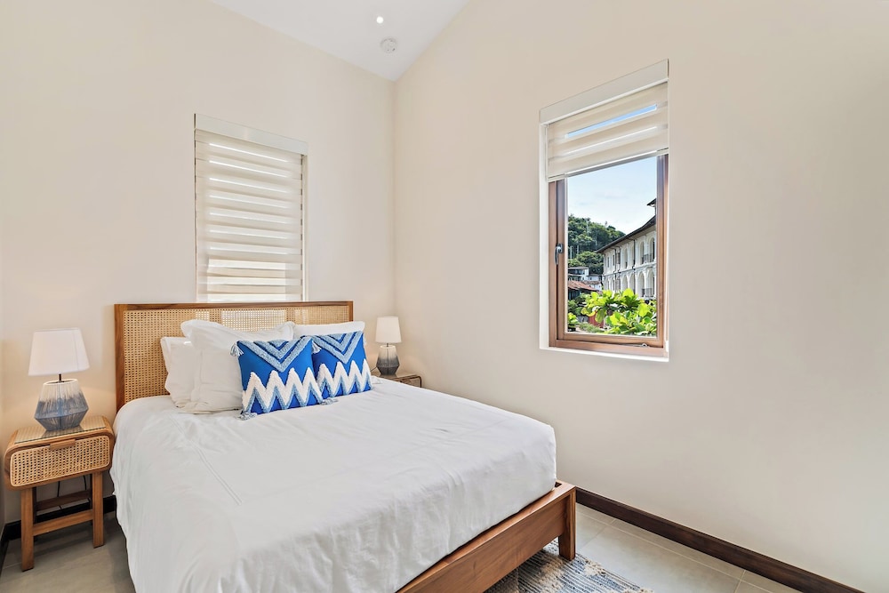 Stylish Condo in the Heart of Las Catalinas with Vibrant Design & Exclusive Beach Club Access