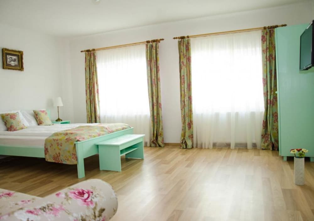 Tischler Apartment & Studio view 3