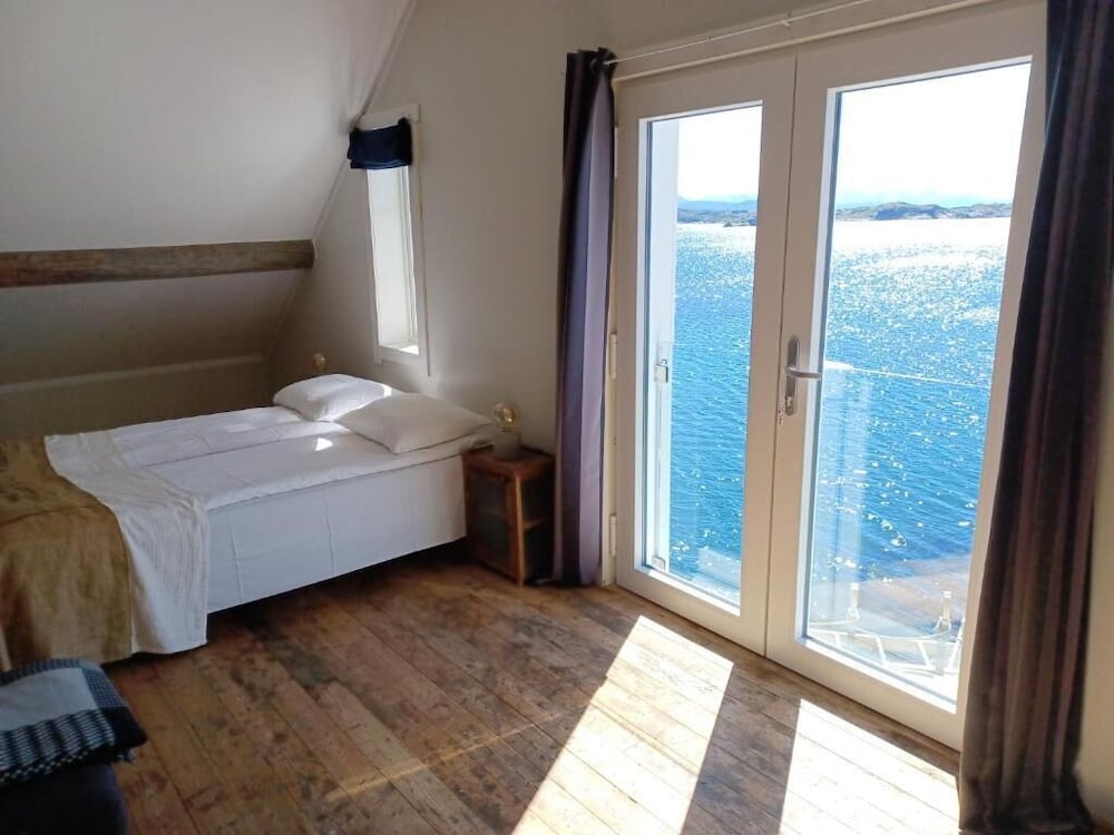 Sveggvika Guesthouse
