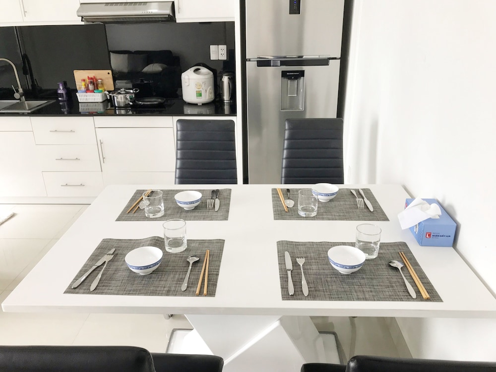 Sunrise City 2BR SW Pool 20th