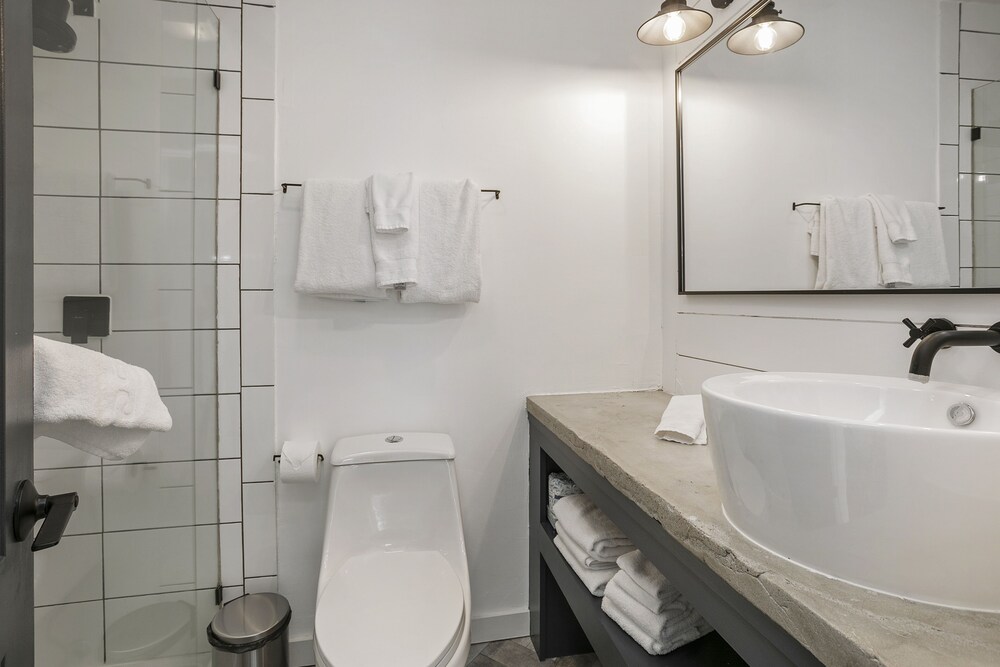 3094 Booth Falls Road 4 Bedroom Condo