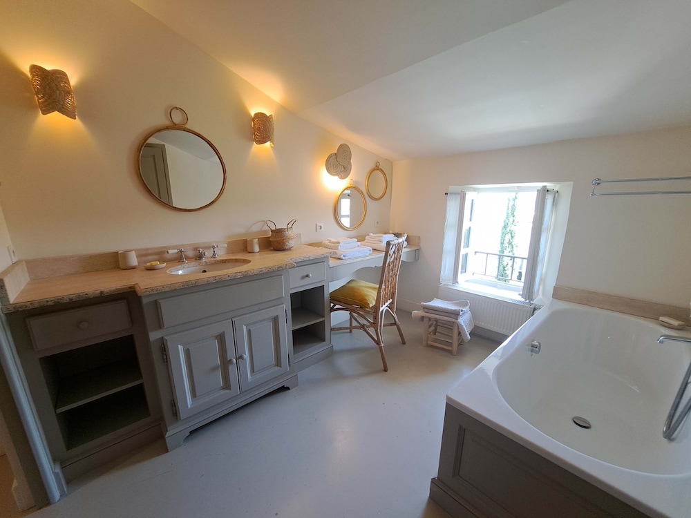 Villa Maillane 18th Century Residence Completely Renovated