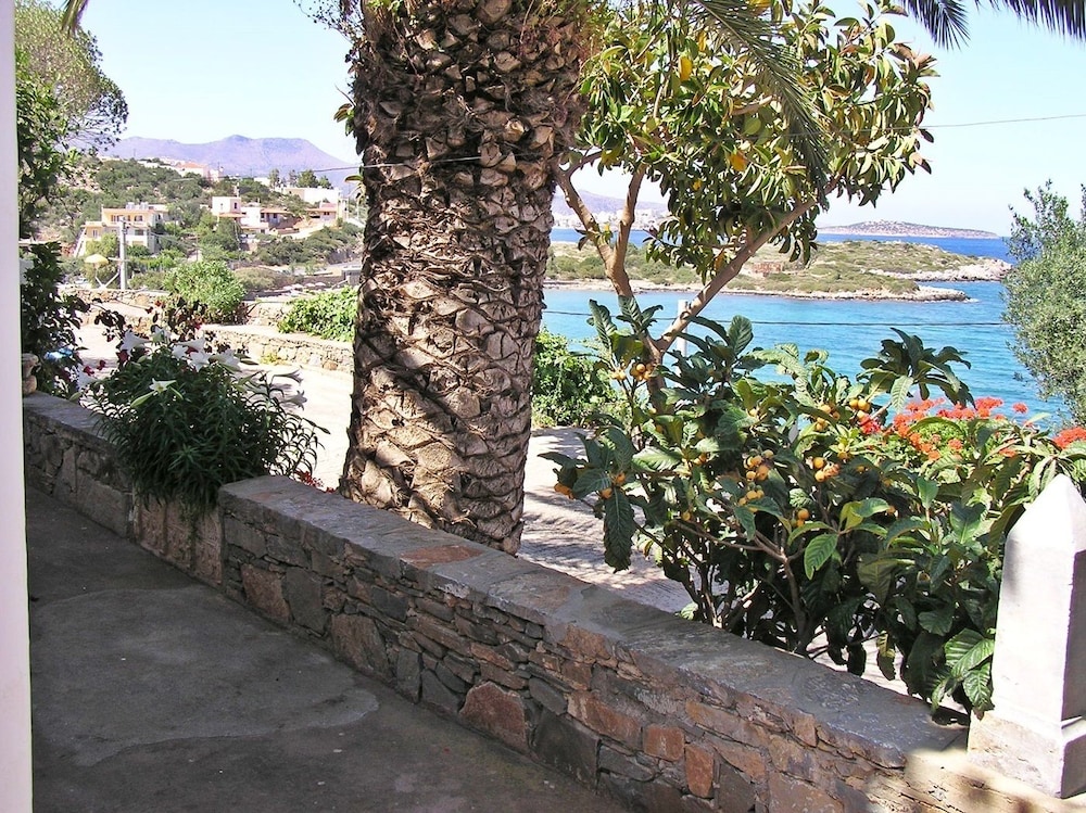 Poppy Villas