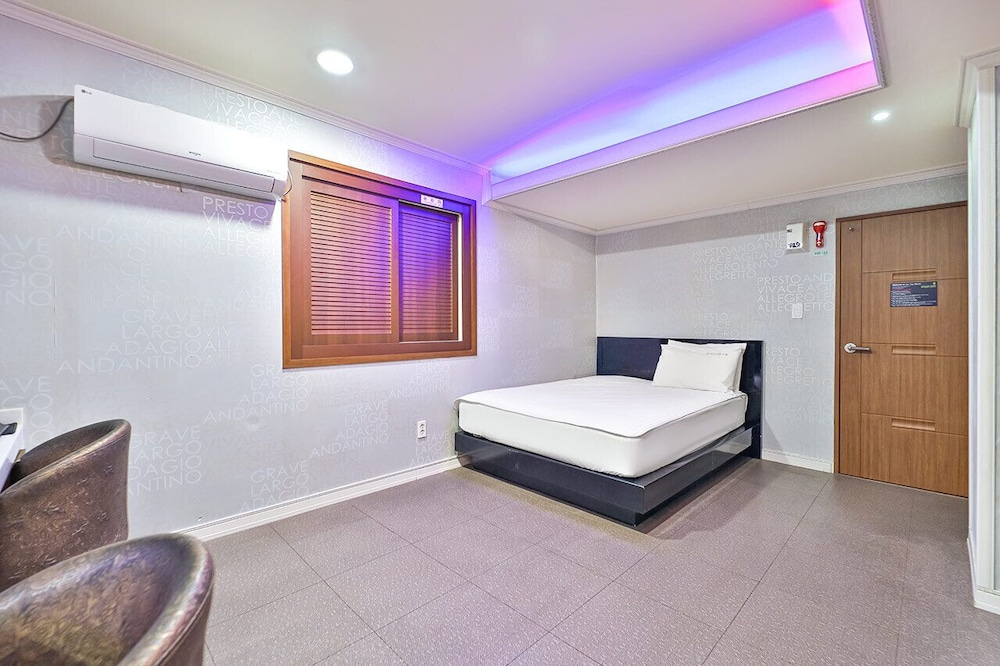 Top Motel