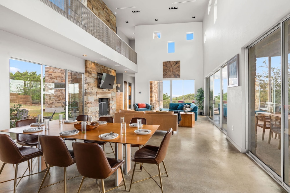 Luxury 4BR Hilltop Retreat With Scenic Views