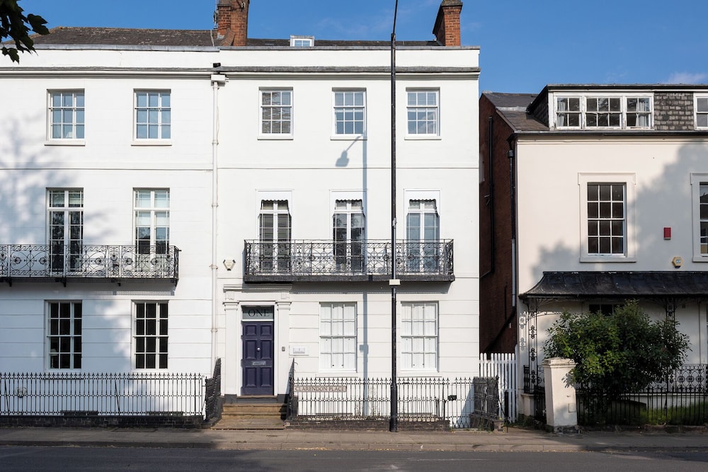 Stylish 5BD Townhouse in Leamington Spa