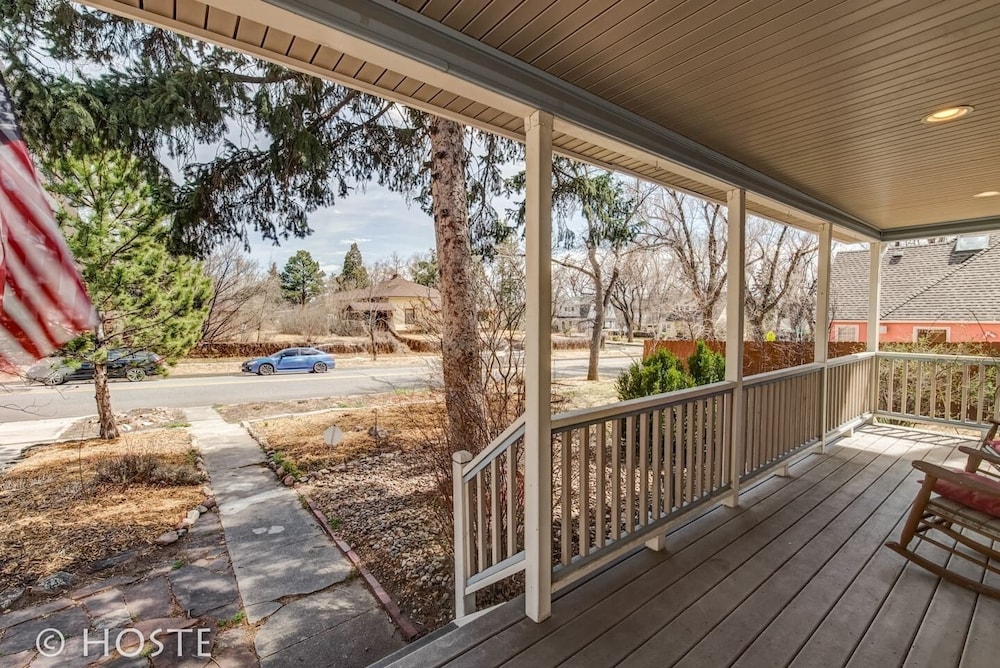 3BR Classic Home Quiet Neighborhooddog Friendly view 5