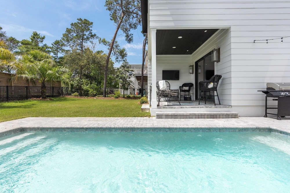 30A Good Vibes by Avantstay Private Pool + Bikes Beach Access