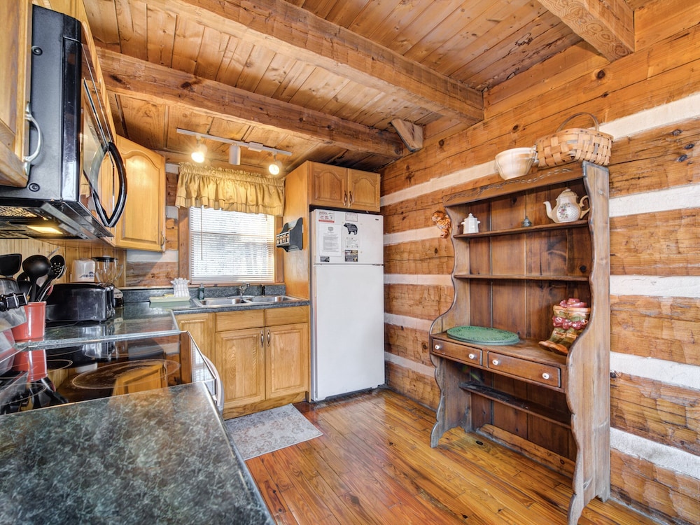Bear Cave Haus by Jackson Mountain Rentals view 3