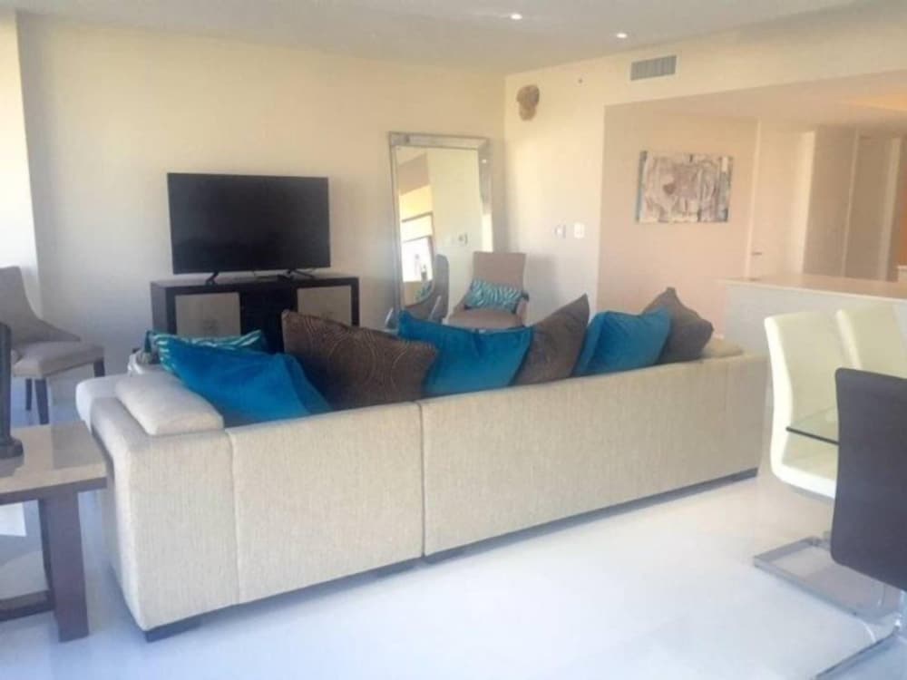 Ocean View 3 Bed 3 Bath Across The Beach @ Beachwalk - Image 4