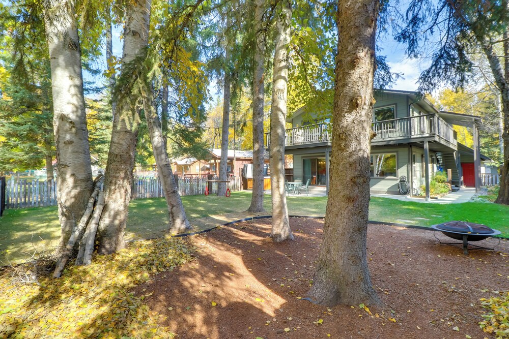 5 Mi to Whitefish Resort: Home w/ Shared Yard!
