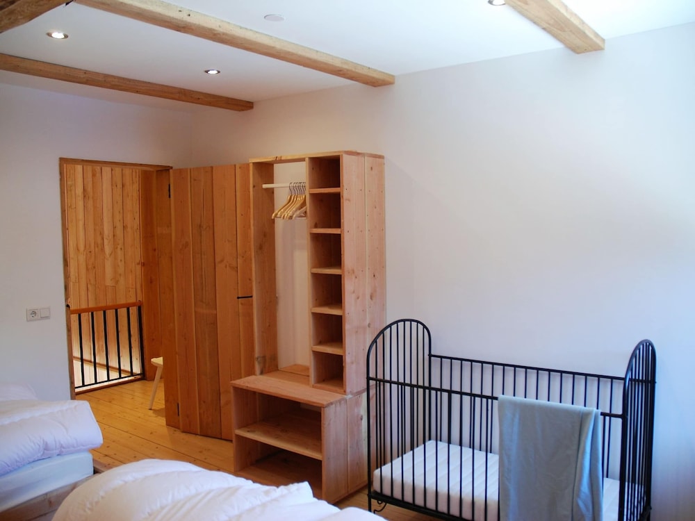 Chalet Innerkrems: Experience Pure Austria at 1,600 Meters Altitude view 2
