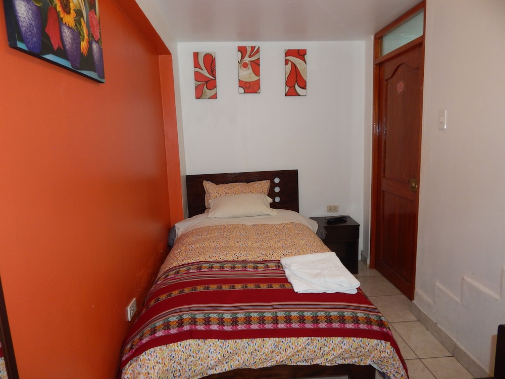 Qori punku - Hostel