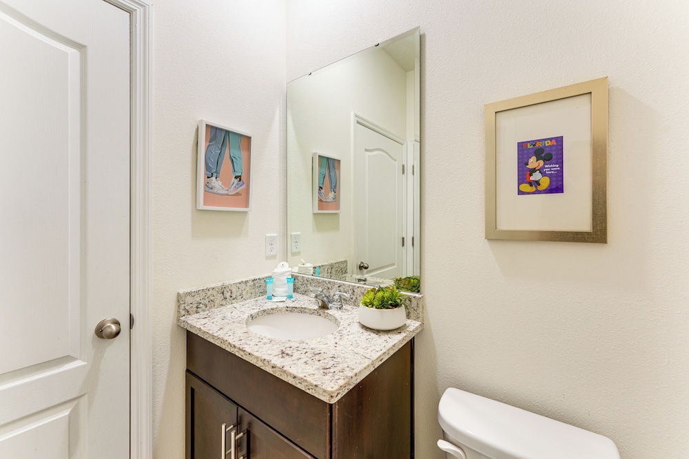 10 Mi to Disney World: Oasis w/ Resort Amenities!