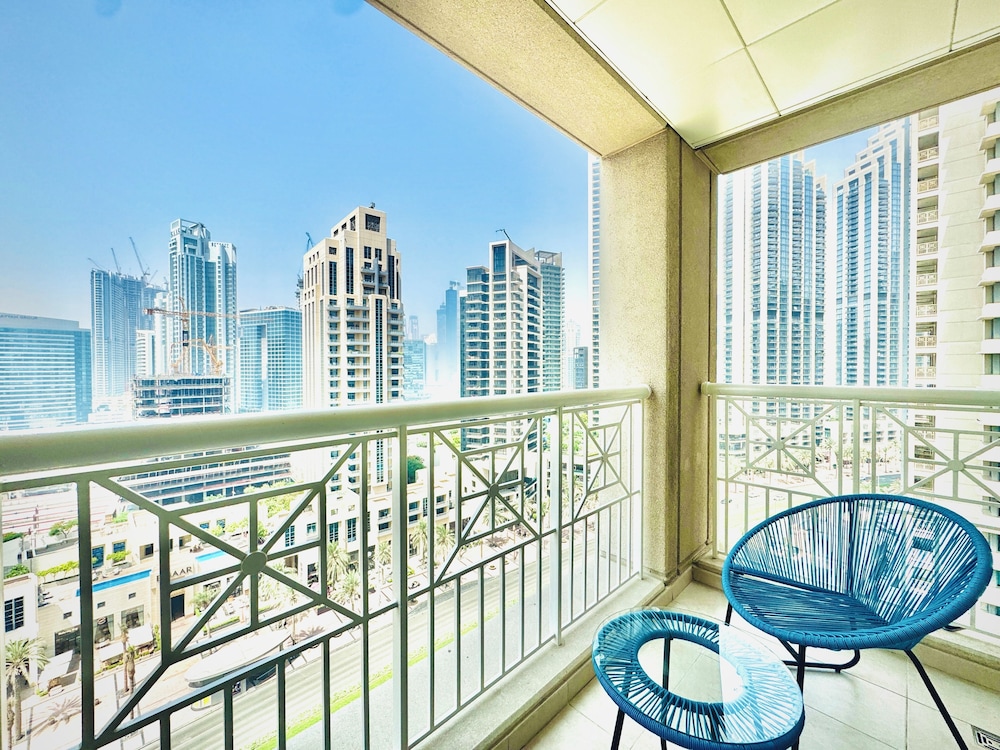 Venduras Sleek 1BR Near Burj Khalifa