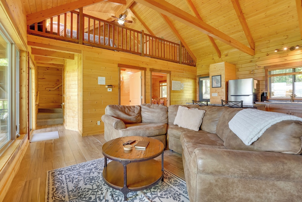 'pine Knob' Cabin w/ Snowy Bluff Views in Mindoro!