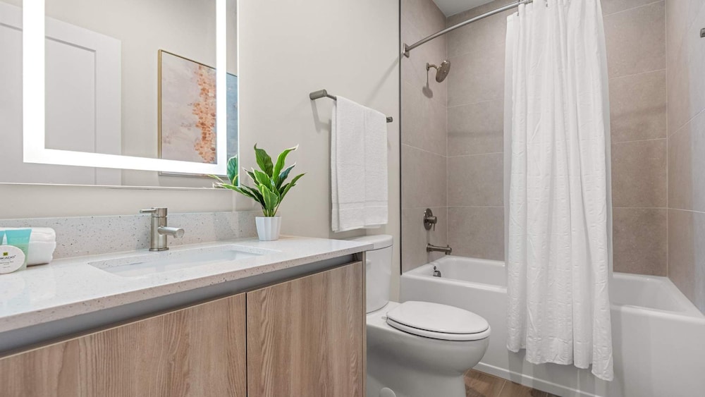 Upstay Pristine 3BR Home With Private Pool BBQ