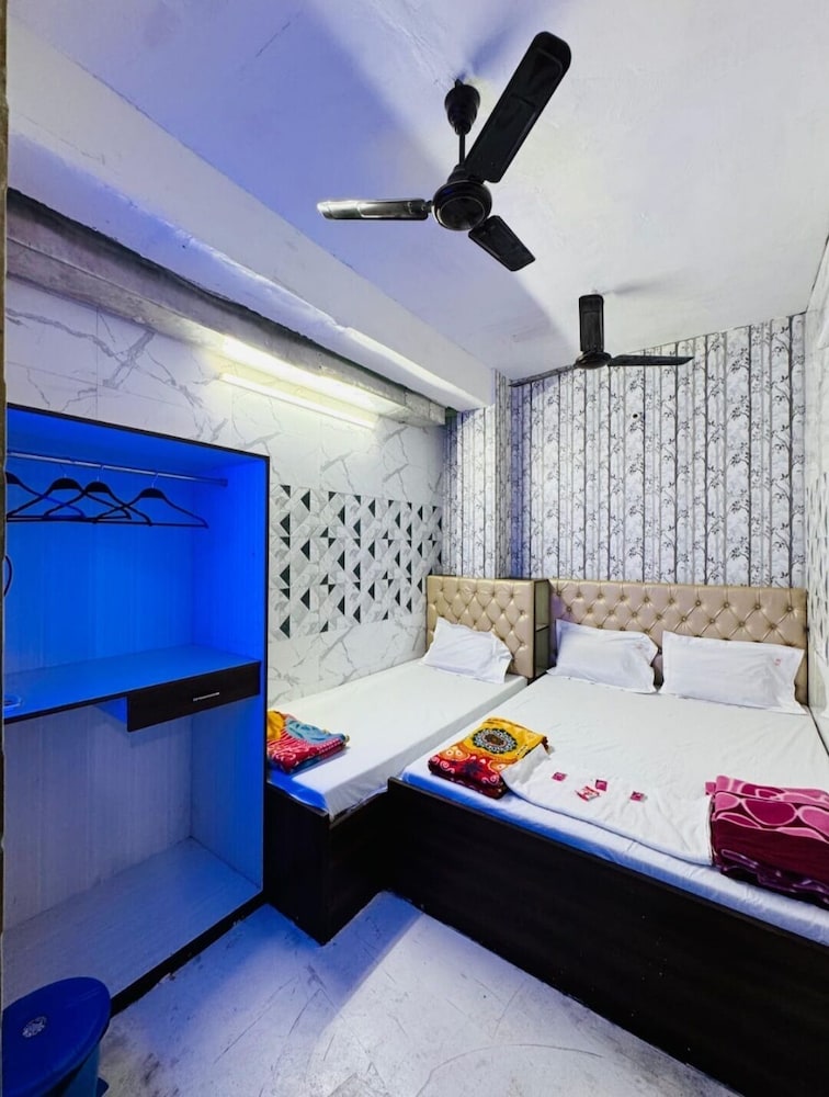 RR GUEST HOUSE