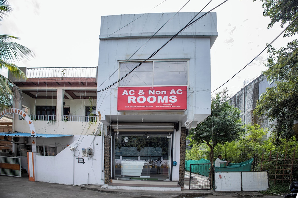 Sri Residency