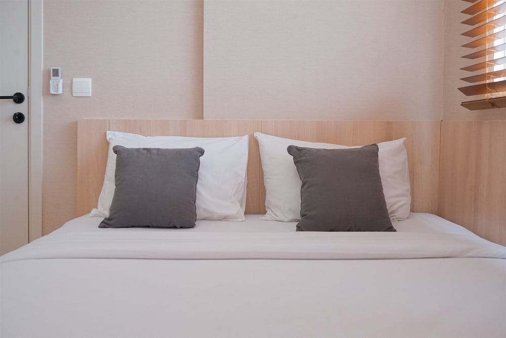 Nice and Cozy 2BR at Parkland Avenue Apartment