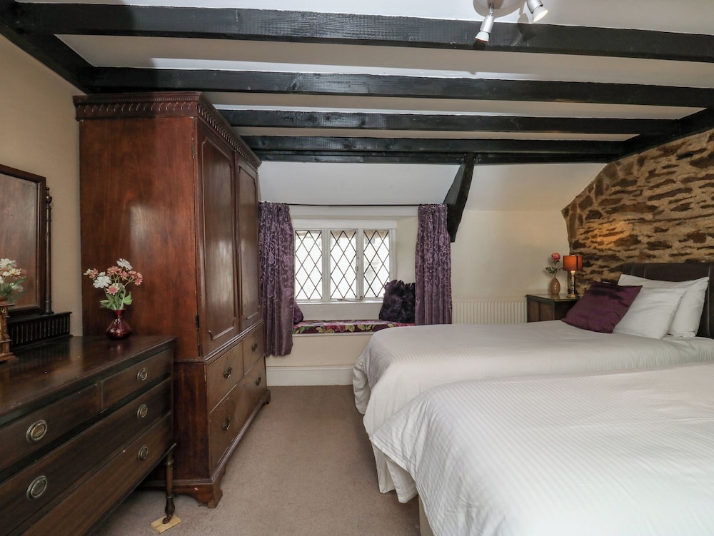 Hearthstone East Cottage