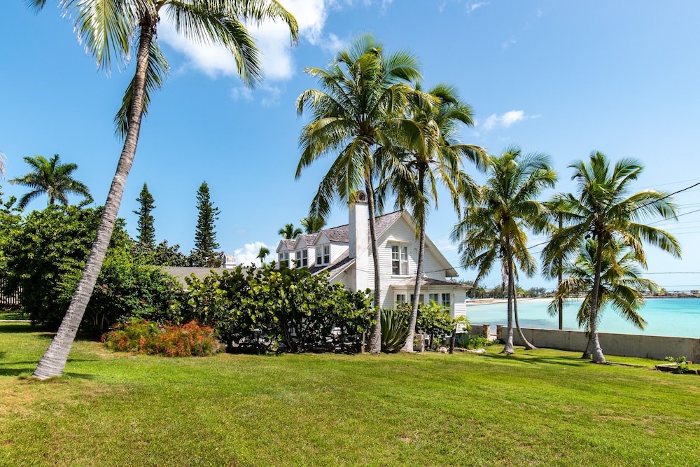 Folly & Guest House 6 Bedroom Home