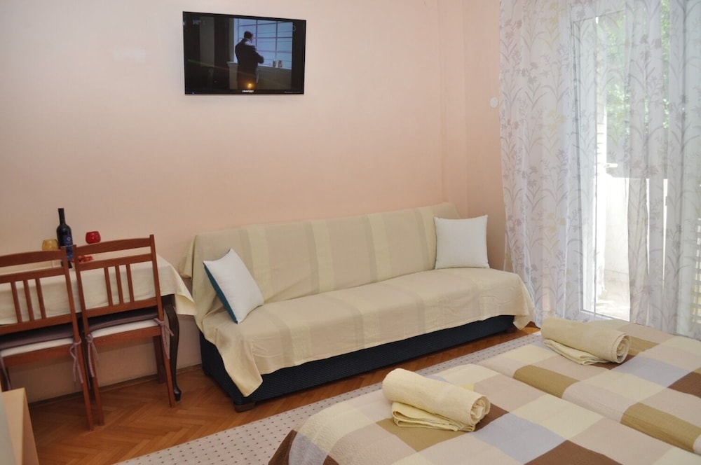 Ljuba - 130 Meter From sea - SA2