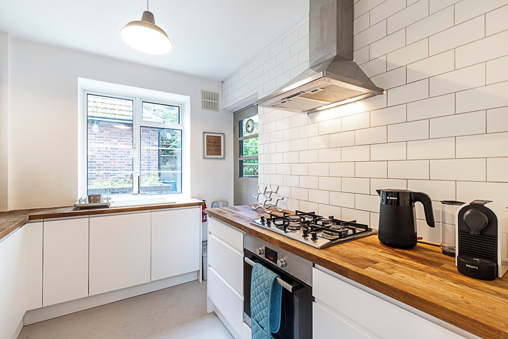 1930's Period Property in Leafy Suburb