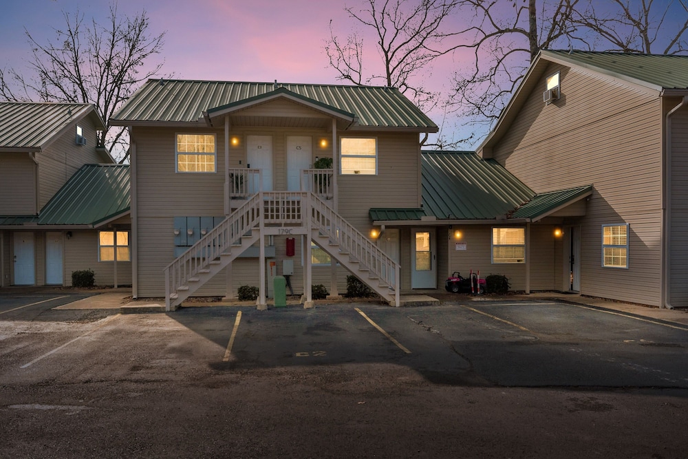 Clearwater Golden Escape On Lake Hamilton 2 Bedroom Condo