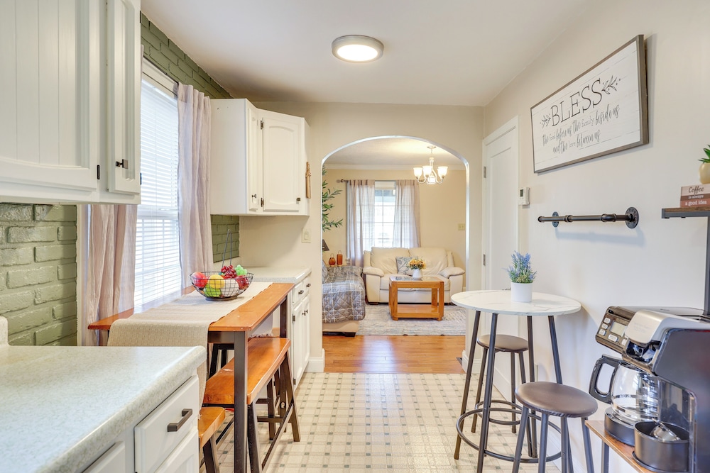 Quiet Home Base in the Heart of Boardman!