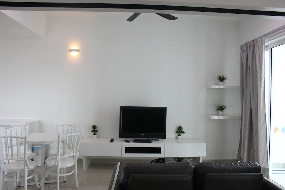 City Living with Panoramic Sea Views at Danga Bay