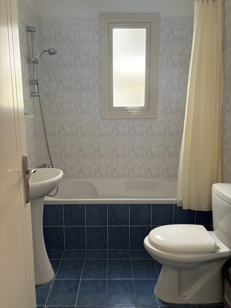 Apartment-paphos-poolside-near Amenities-discounts