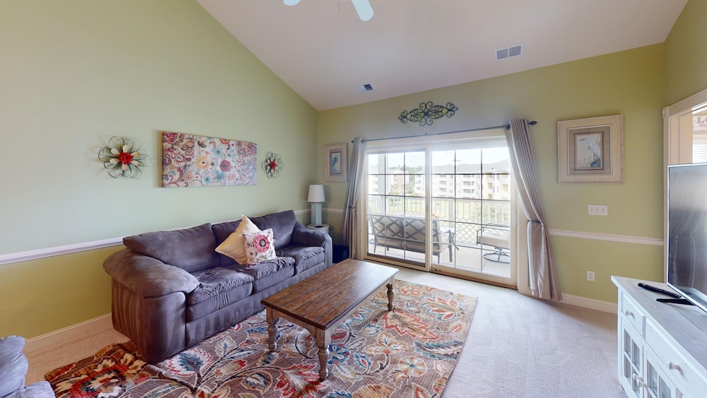 Magnolia Pointe Luster Leaf 4895-402 2 Bedroom Condo