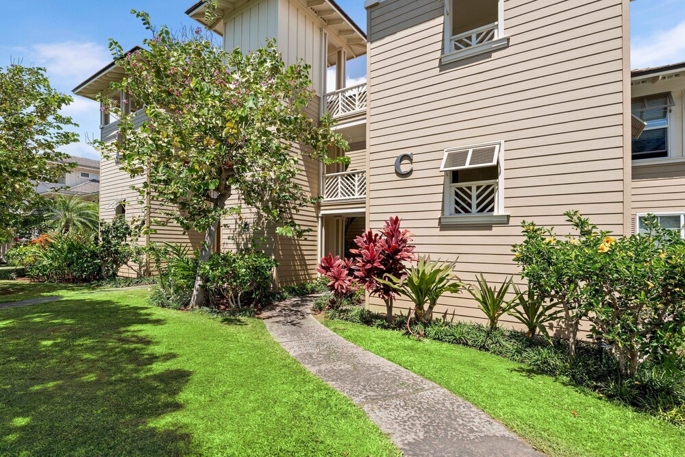 Concierge Included - Walk to Restaurants & Shopping - AC - Infinity Pool! -vrkcv