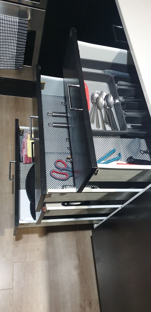 Chevron With 3beds and own Carpark Within Tower3