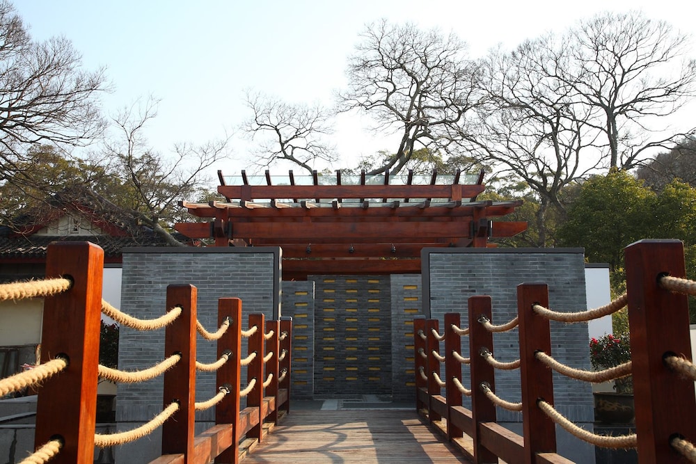 Putuoshan Ruyige Junlan Guest House