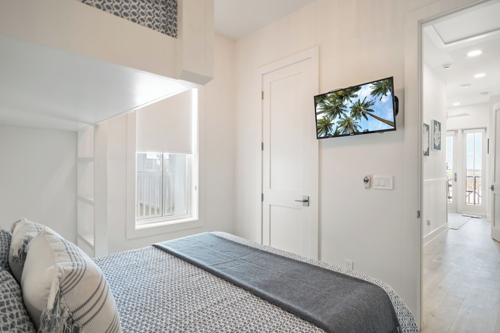 Serenity Shore 305 SOU