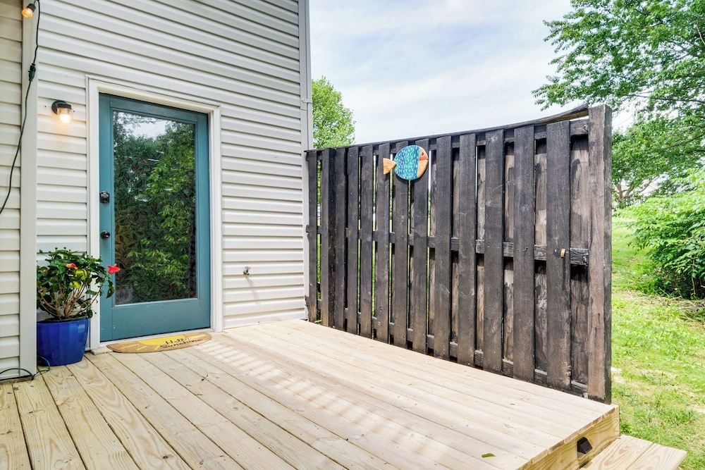 1 Mi to Boardwalk: Convenient North Beach Apt!