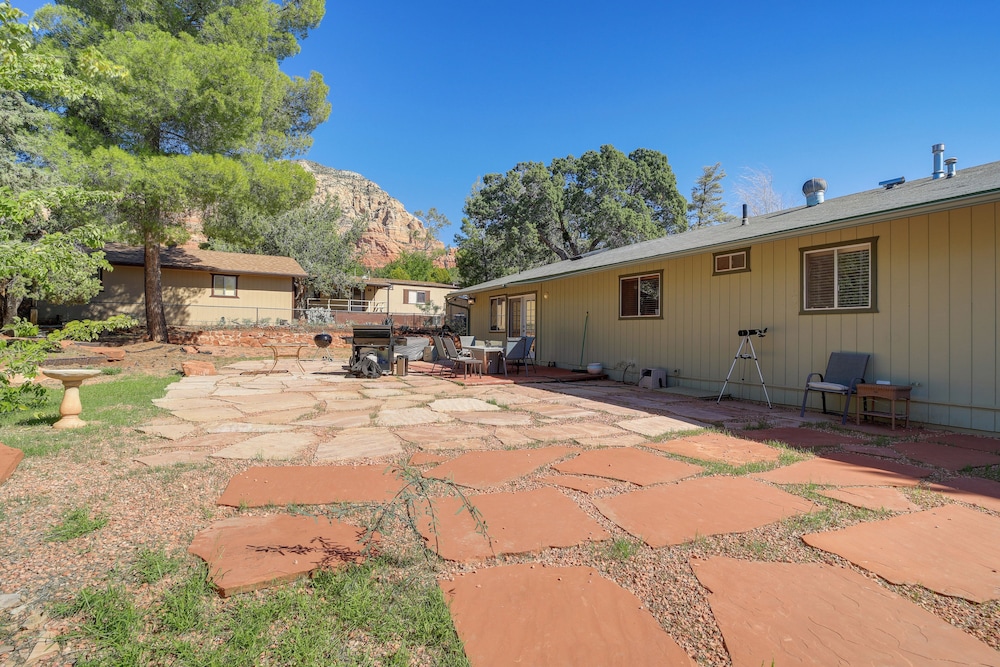 Red Rock View, Hot Tub! Home 3 Mi to Uptown Sedona